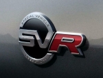 Range Rover SVR Emblem Schwarz/Rot