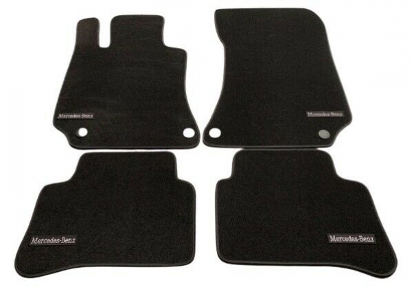 Velour Fussmatten Mercedes Benz E Klasse W212 Cls W218 Klasse Amg Exclusiv Veredelte Embleme Aus Der Schweiz